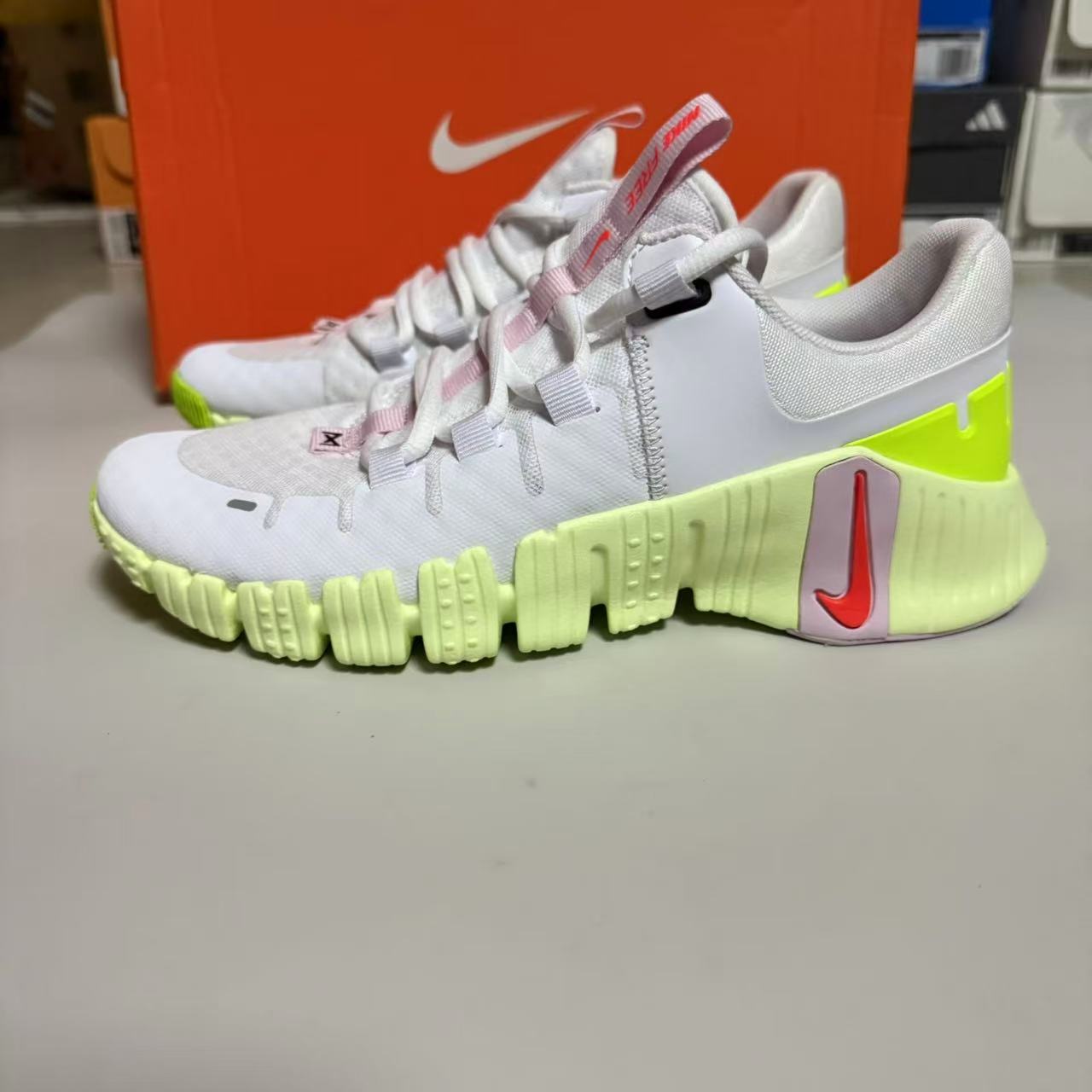 NIKE耐克女鞋新款FREE METCON 5轻便训练鞋运动跑步鞋 DV3950-104