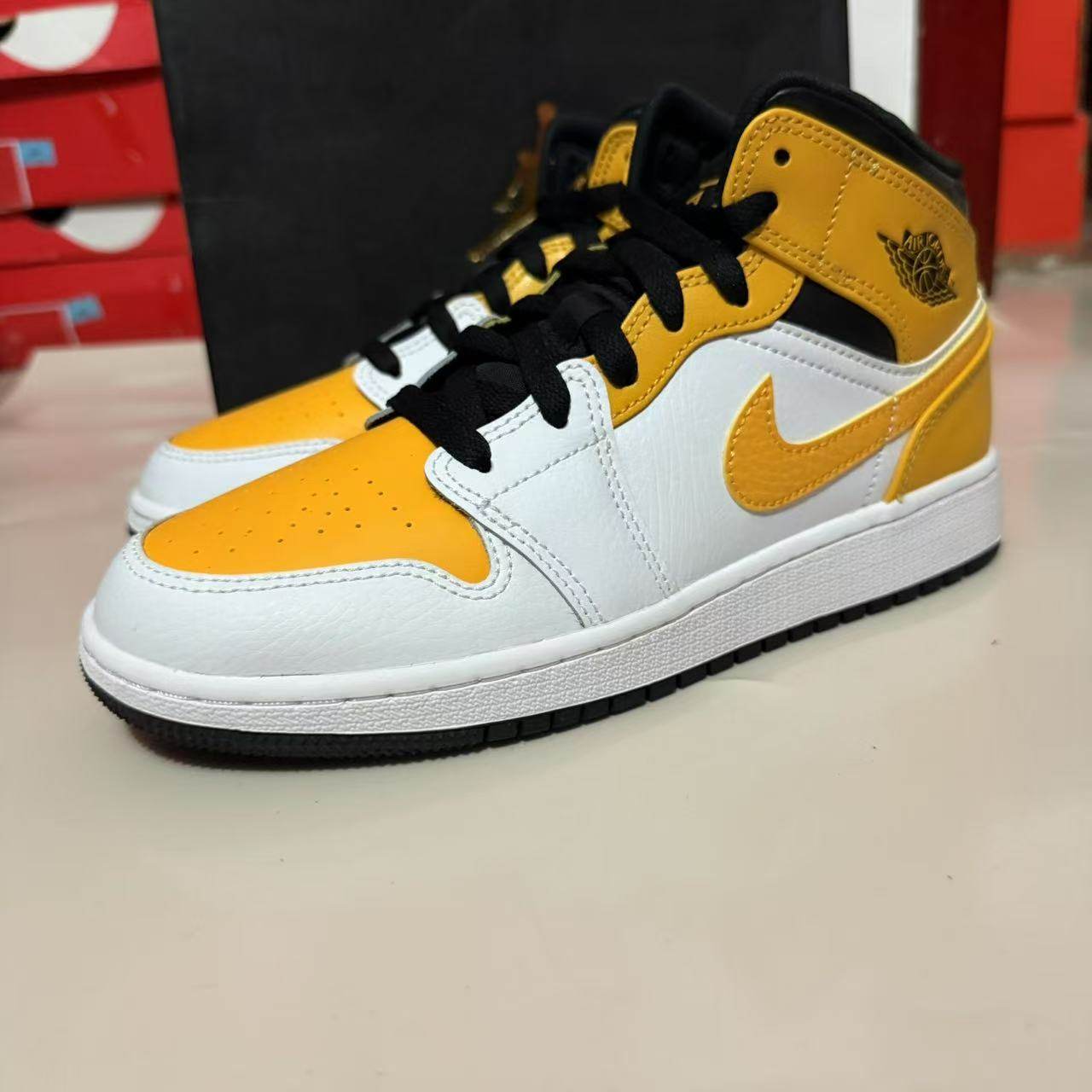 Nike Air Jordan 1 Mid AJ1 GS 中帮复古休闲篮球鞋 554725-170
