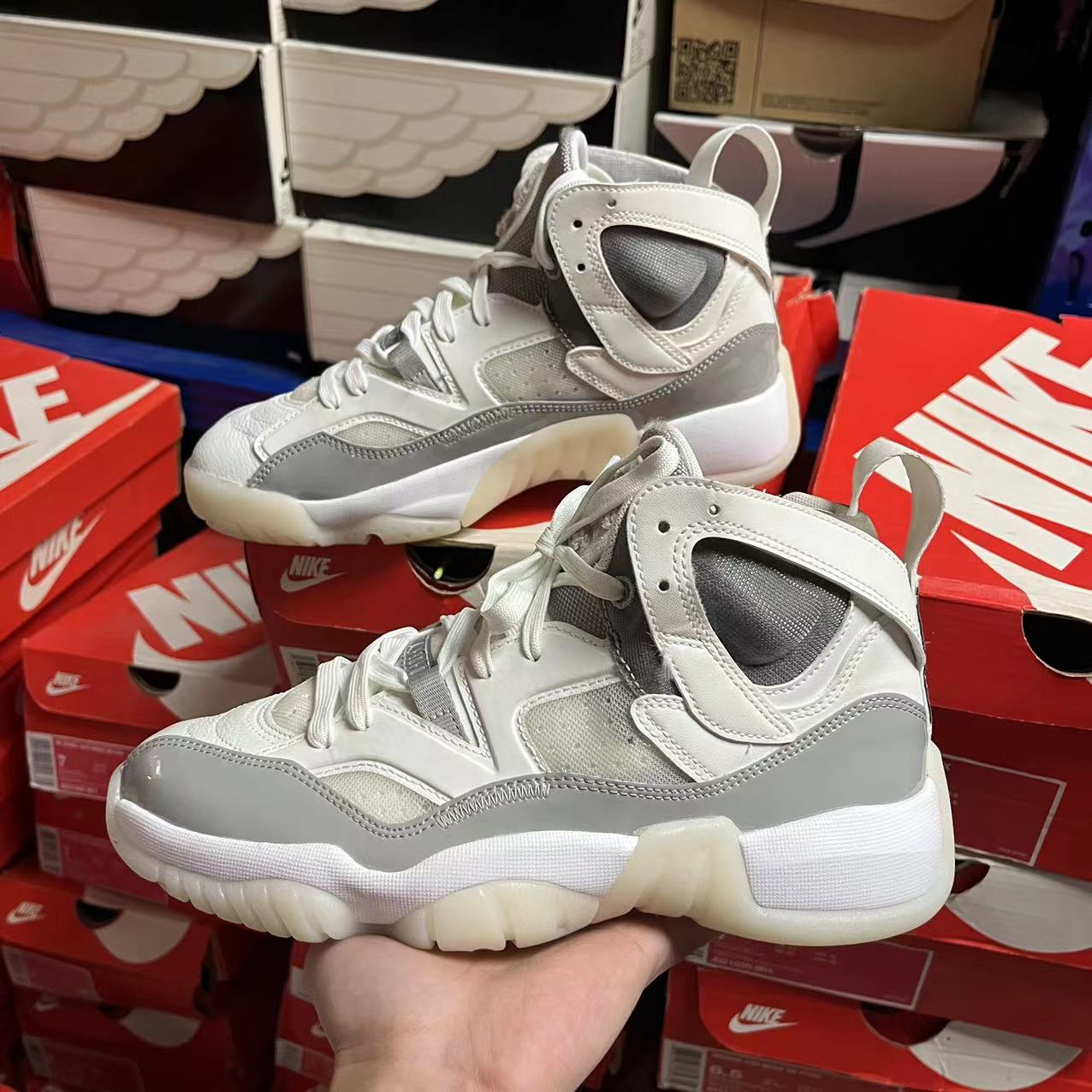 NIKE耐克女鞋JORDAN JUMPMAN春季新款运动鞋高帮篮球鞋DR9631-002