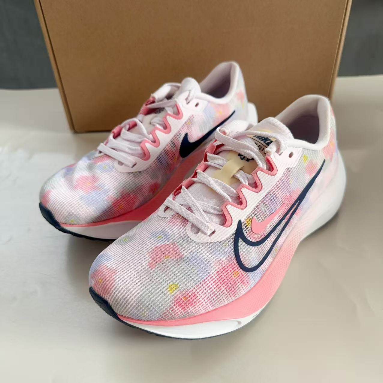 NIKE耐克 ZOOM FLY 5 马拉松女子缓震透气跑鞋  DV7894-600
