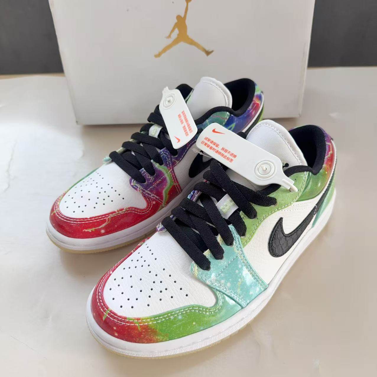 Nike耐克 Air Jordan 1 AJ1 Low 女子炫彩星云夜光 CW7310-909