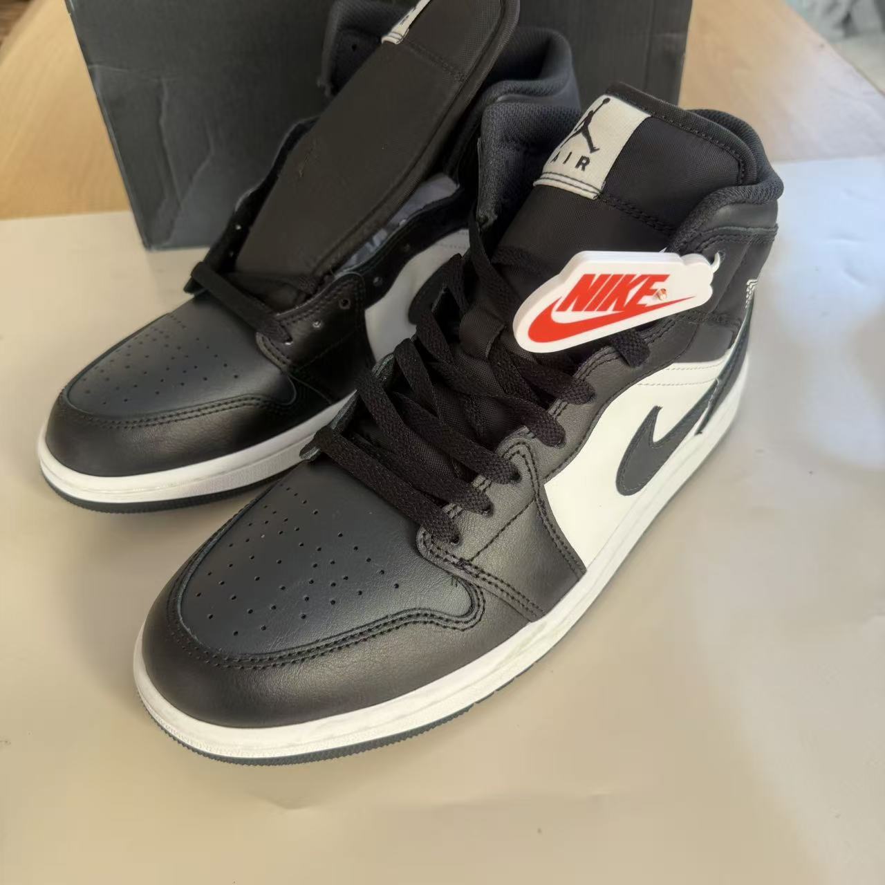 Nike耐克男鞋2025春季JORDAN AJ1黑白熊猫复古高帮板鞋DQ8426-010