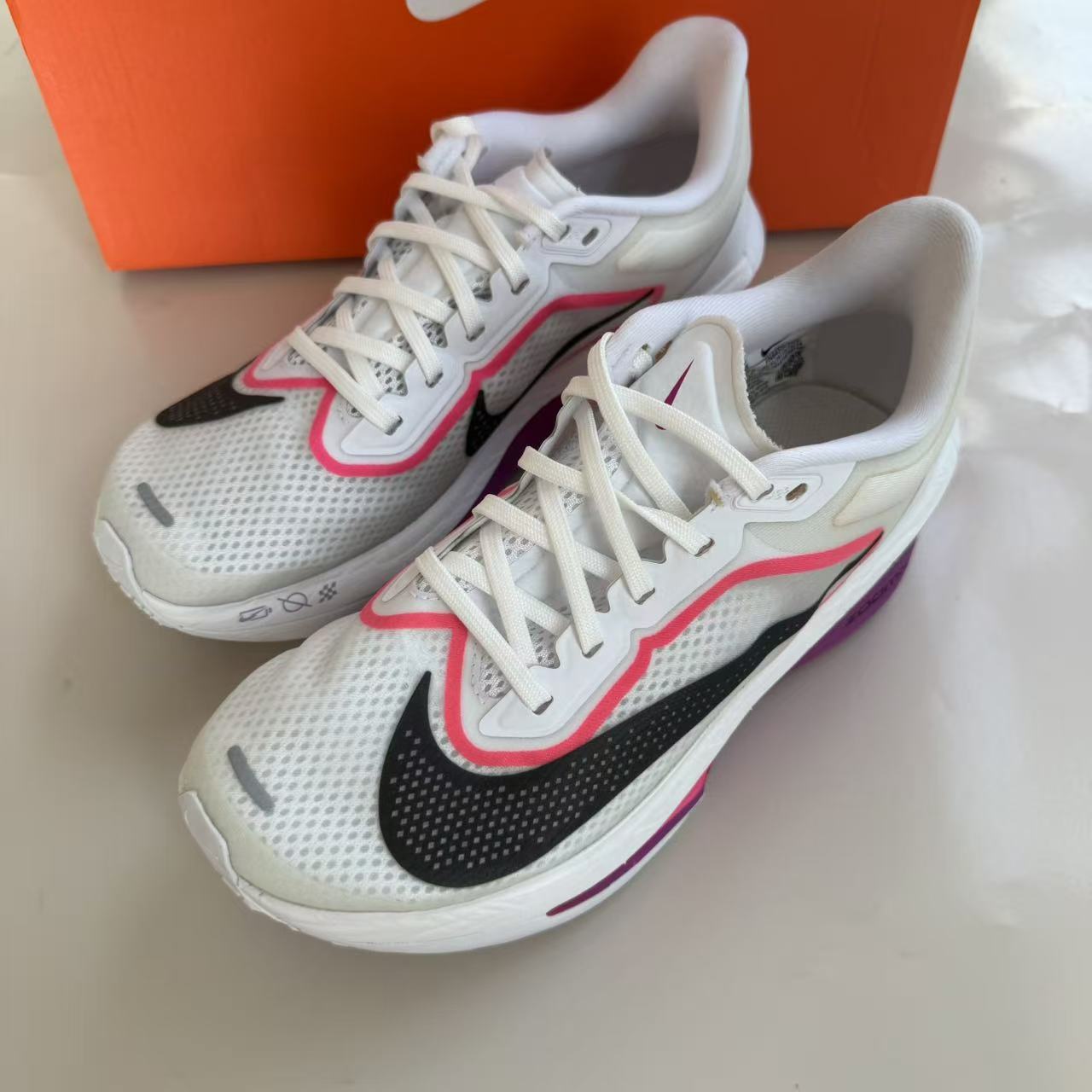 Nike/耐克Zoom Fly6女子经典百搭防滑耐磨低帮跑步鞋FN8455-101