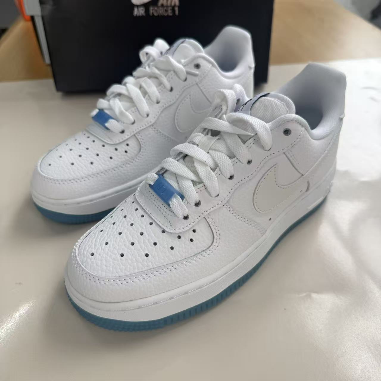 Nike Air Force 1 07 LX UV 热感应后跟 经典复古风格DA8301-101