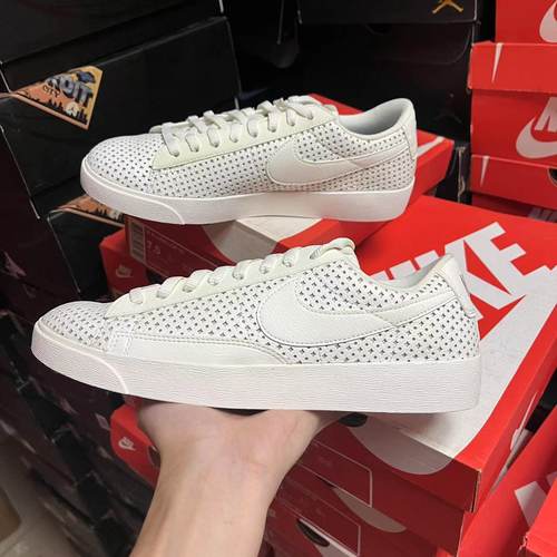 耐克女鞋2018秋季新款低帮耐磨轻便运动白色休闲鞋板鞋AV9374-100