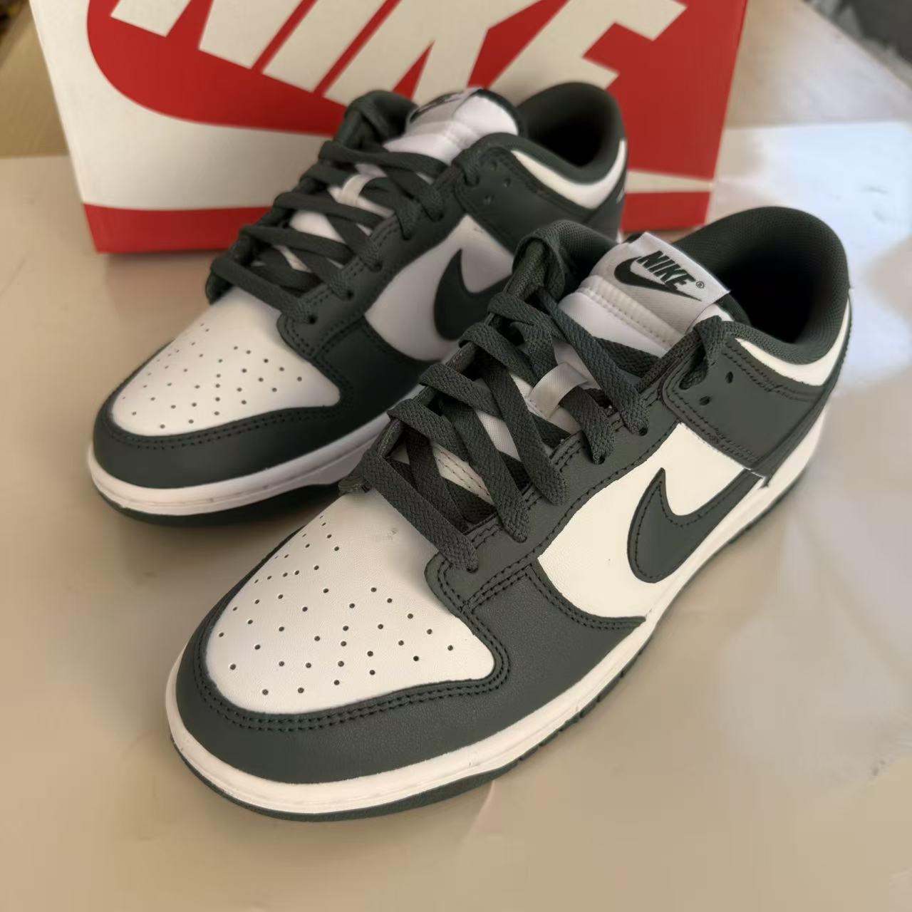 Nike Dunk Low 白绿色 男子 运动休闲复古潮流低帮板鞋DV0833-111
