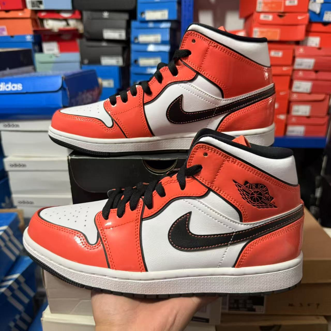 Air Jordan 1 Mid AJ1二次元 扣碎篮球鞋 DD6834-802 BQ6931-802