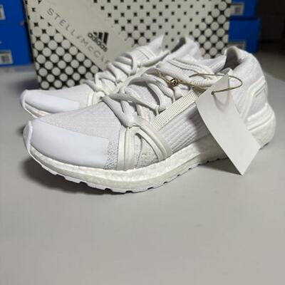 阿迪达斯女子aSMC UltraBOOST 20轻便减震耐磨跑步鞋HP6701