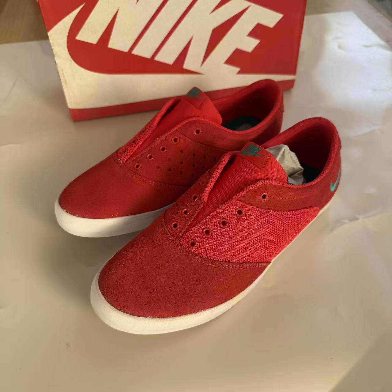 Nike Mini Sneaker 女子红色耐磨透气运动休闲鞋 644593-601
