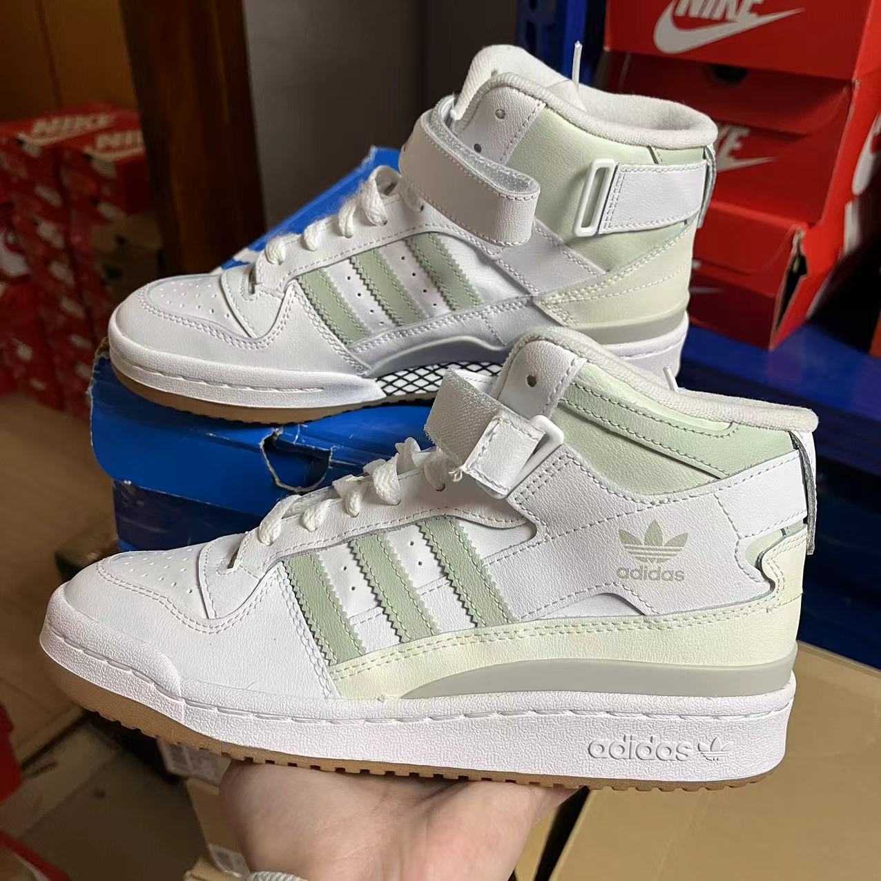 阿迪达斯三叶草女鞋运动鞋FORUMMIDW高帮耐磨休闲鞋板鞋女GX4578