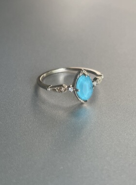 一汪湖水。日系风格S925银镀金剔透海蓝宝马眼形戒指高级复古气质