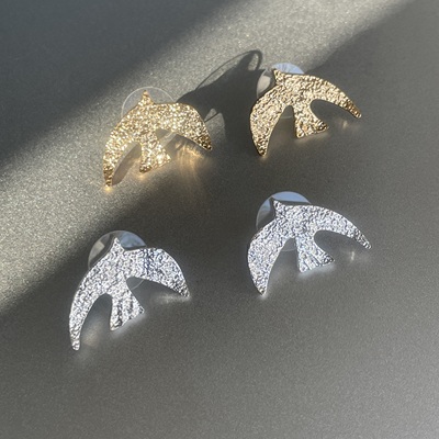 你当像鸟。闪亮金银色锤纹肌理感飞鸟鸽子造型耳钉日系925银针