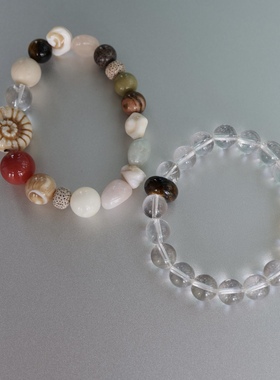 明媚假日。天然贝壳白水晶玛瑙虎眼石陶瓷海螺串珠弹力手链松弛感