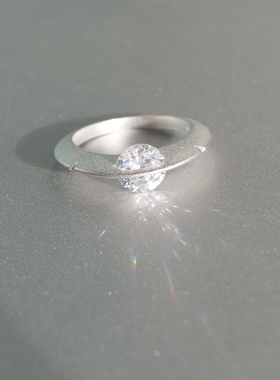 悬浮星球。S925纯银可转动爆闪钻石设计戒指环时髦小众设计个性