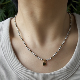 精致米珠尖晶石串珠细项链金色小吊坠简约百搭时髦小众 黑白分明