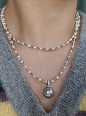 一丝宝气。高级感灰白色人造珍珠吊坠长项链秋冬毛衣随性时髦双层