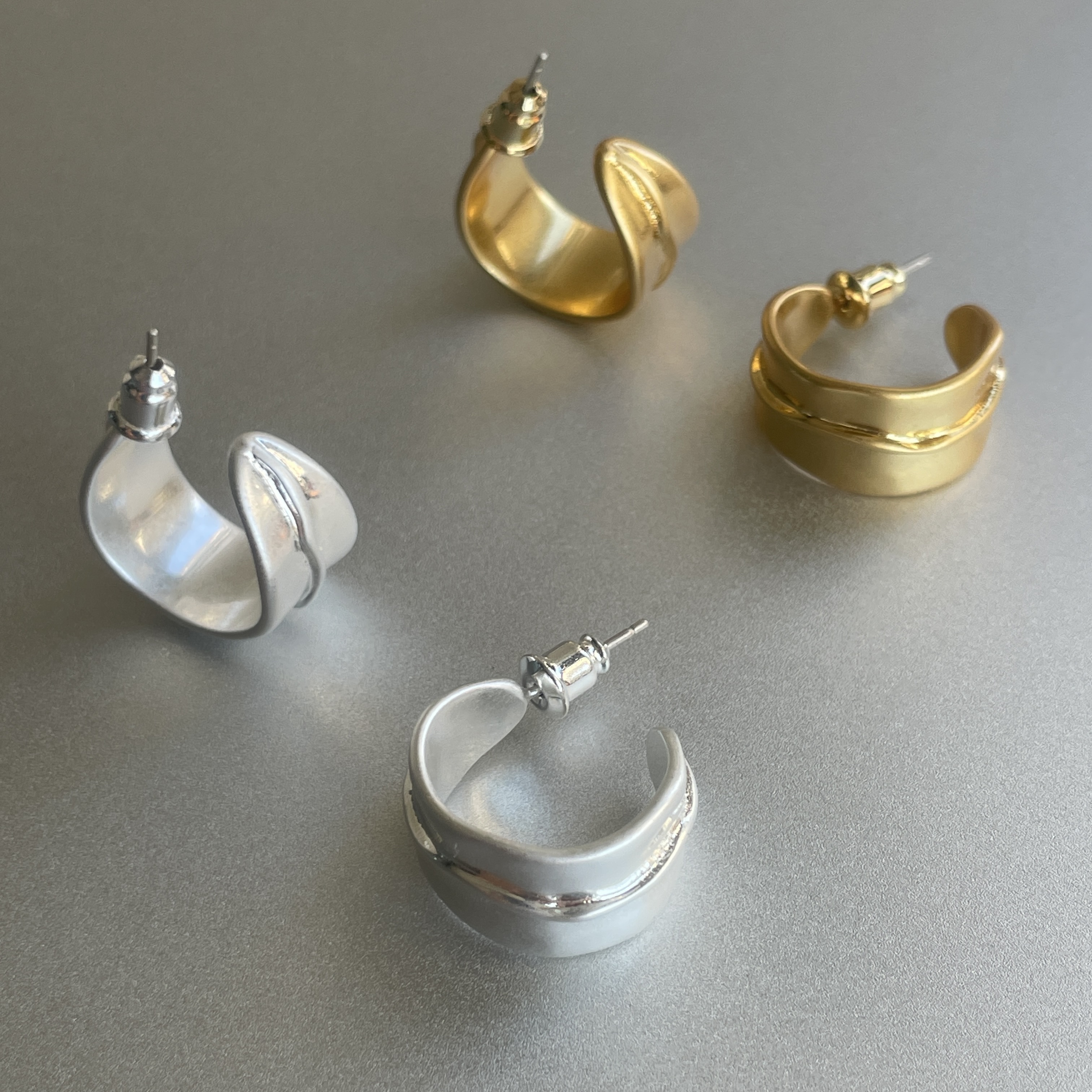 美丽弧线。日系复古质感金银色c字耳钉小众松本惠奈925银针clane