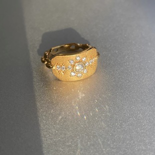 S925纯银镀金意大利拉丝工艺高碳钻多芒星 耀眼盾牌 小尾戒