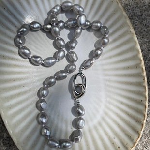 不费力优雅 高级灰色天然巴洛克珍珠银扣项链休闲高级感百搭时髦
