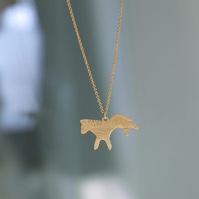 童话小马。金色可爱动物吊坠拉丝质感项链轻盈复古小众文艺生肖