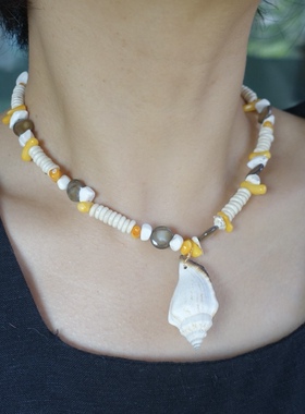 沙滩漫步。天然贝壳海螺吊坠碎石不规则串珠项链个性波西米亚度假