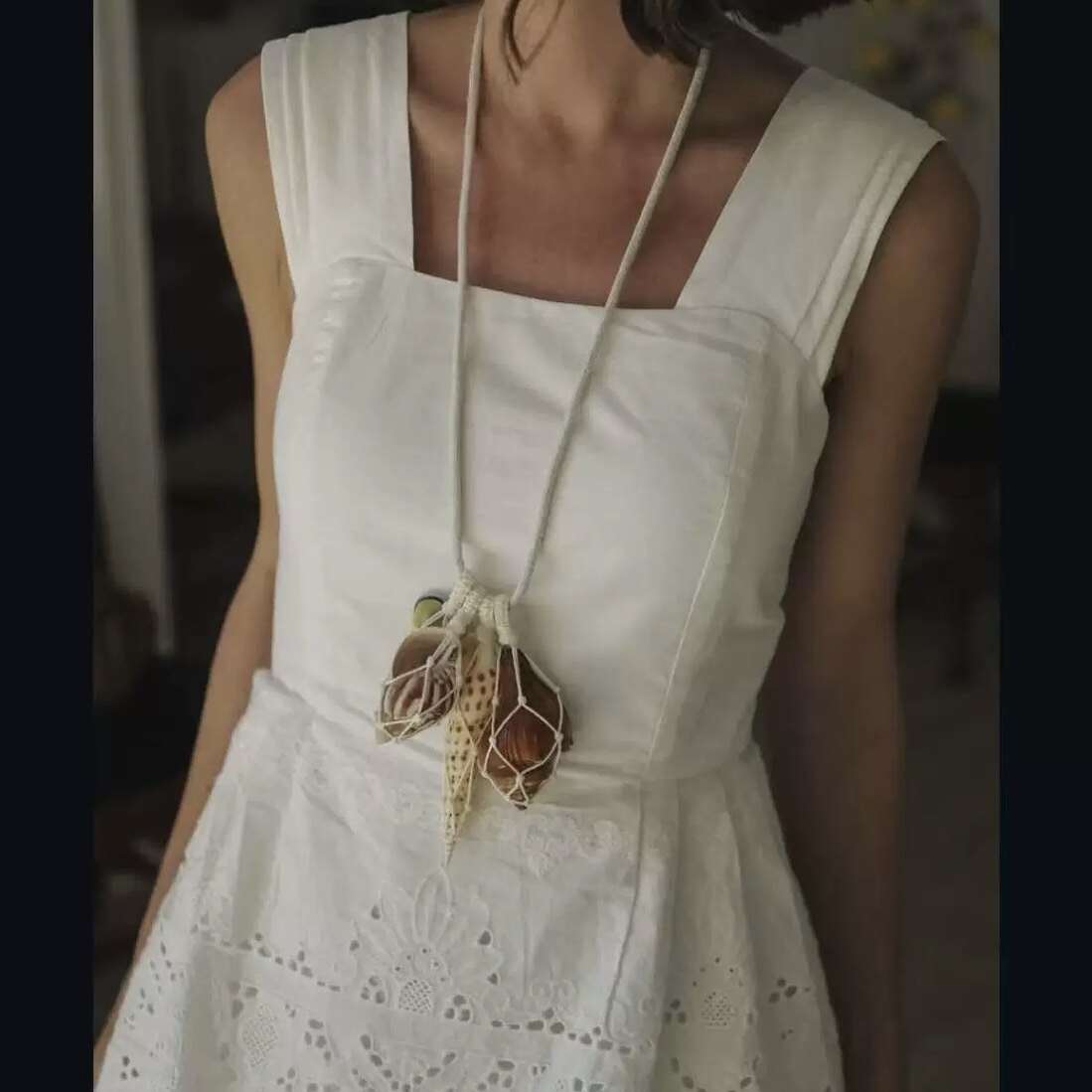 海的女儿。天然海螺编织网兜手工制作长项链腰链多用小众设计度假
