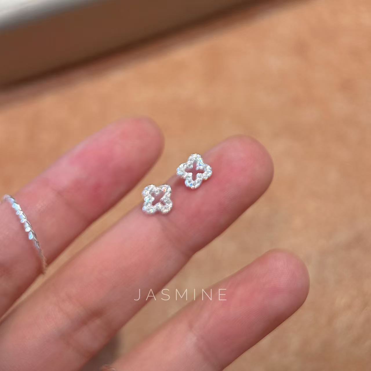 S999纯银四叶草耳钉镂空耳骨钉