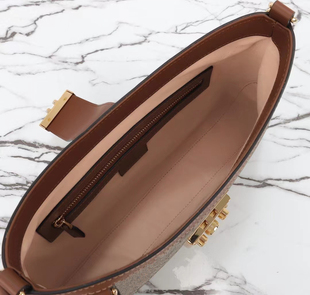 新款链条包包女字母单肩斜挎手袋bag handbag