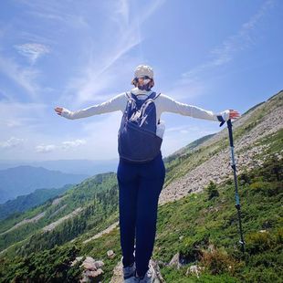 三角鼠18L男女款轻量化双肩背包户外徒步登山旅行骑行通勤电脑包