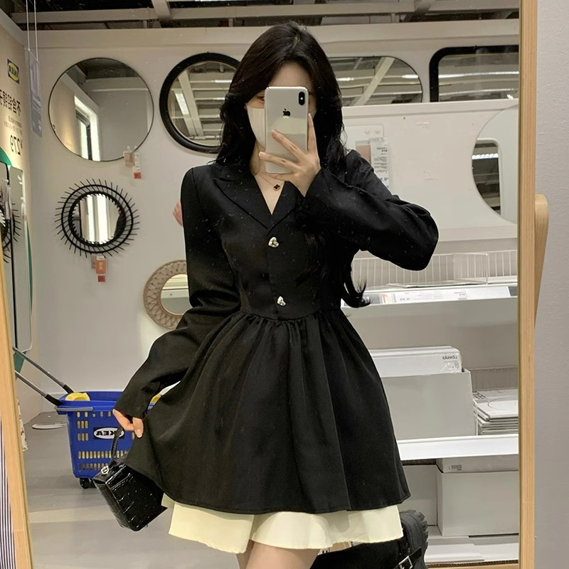 赫本风法式黑色西装连衣裙子女春秋气质新款收腰显瘦公主蓬蓬短裙