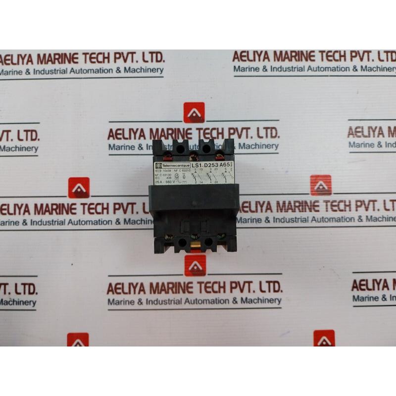 原装供应   LS1-D253 A65 保险丝座 NF C 63210 25A 6