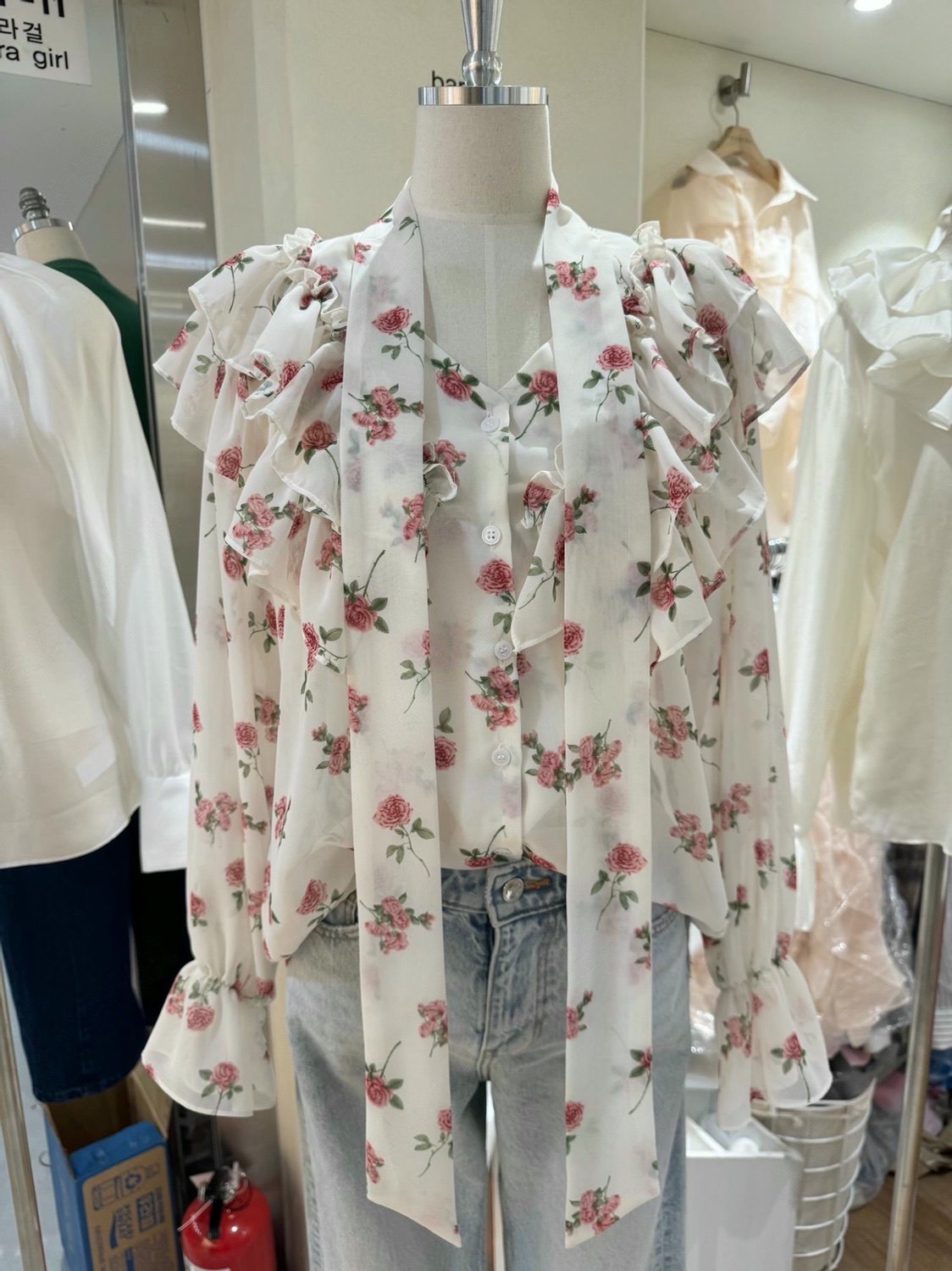 BARBARA GIRL 26SS 东大门代购温柔荷叶边飘带喇叭袖花朵雪纺衬衫