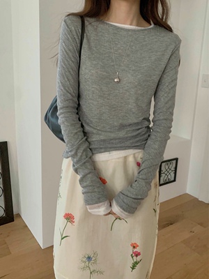 直邮 首尔印象韩代 26ss omar亲肤舒适柔软圆领修身长袖T恤女上衣