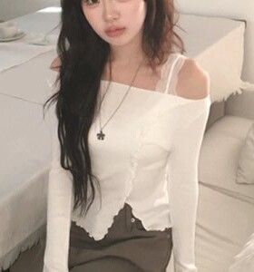 直邮 首尔印象韩代 26ss 甜美少女风木耳边开叉一字领露肩T恤上衣