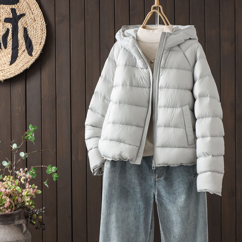90白鸭绒加厚连帽羽绒服短外套女