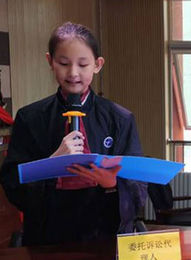 中小学生红领巾服装道具普法巡回讲课法学院辩证会服装道具