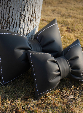 汽车头枕护颈枕玫瑰花皮革款黑色车内靠枕车用高级车载蝴蝶结腰靠