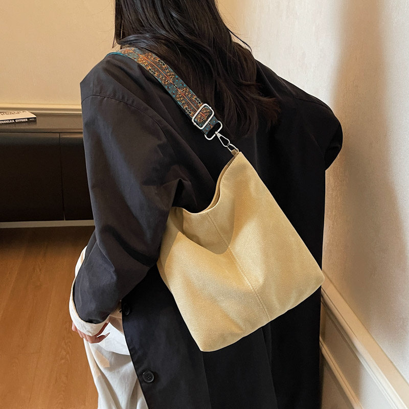 复古帆布小挎包女2025新款彩色宽肩带慵懒风上课包大容量单肩包