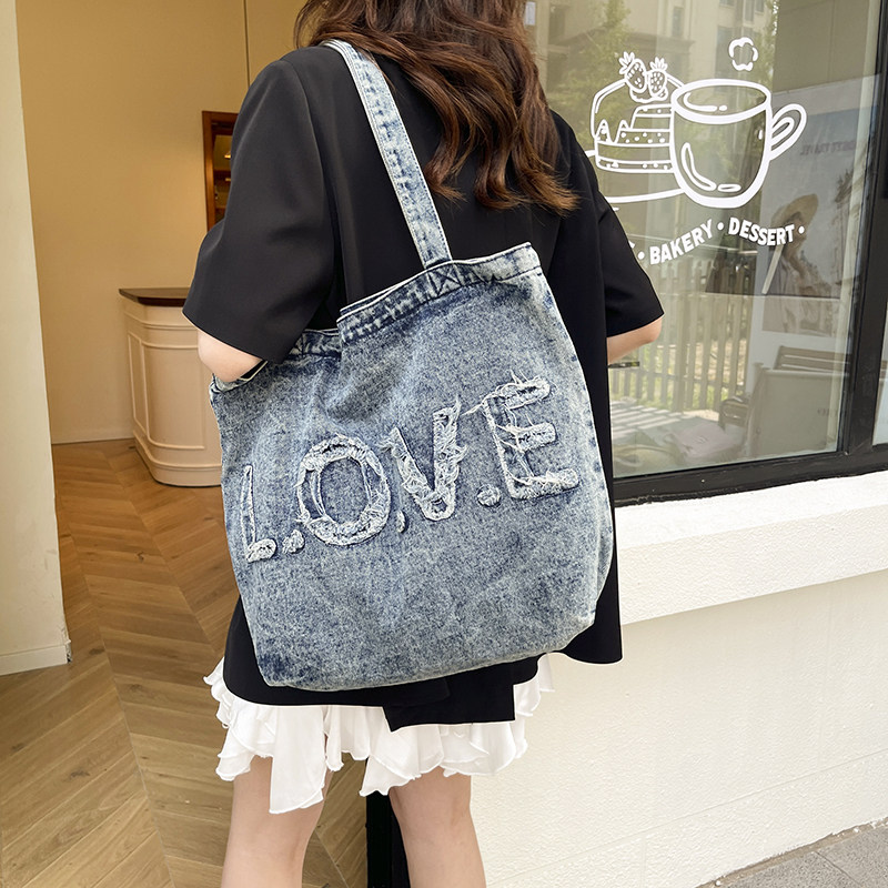 复古牛仔托特包女2026韩系新款大容量字母单肩包通勤百搭帆布包