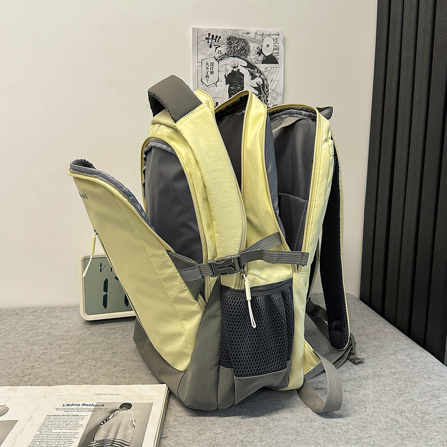 户外机能风双肩包男女通用大容量防水电脑包日常通勤爬山旅游背包