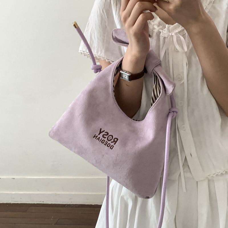 生日礼物韩系小众设计三角包女2026新款单肩斜挎包放手机的小包包