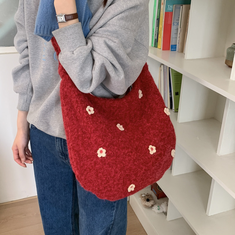 韩系ins风毛绒花朵单肩包女 冬季大容量斜挎包松弛感红色毛毛包