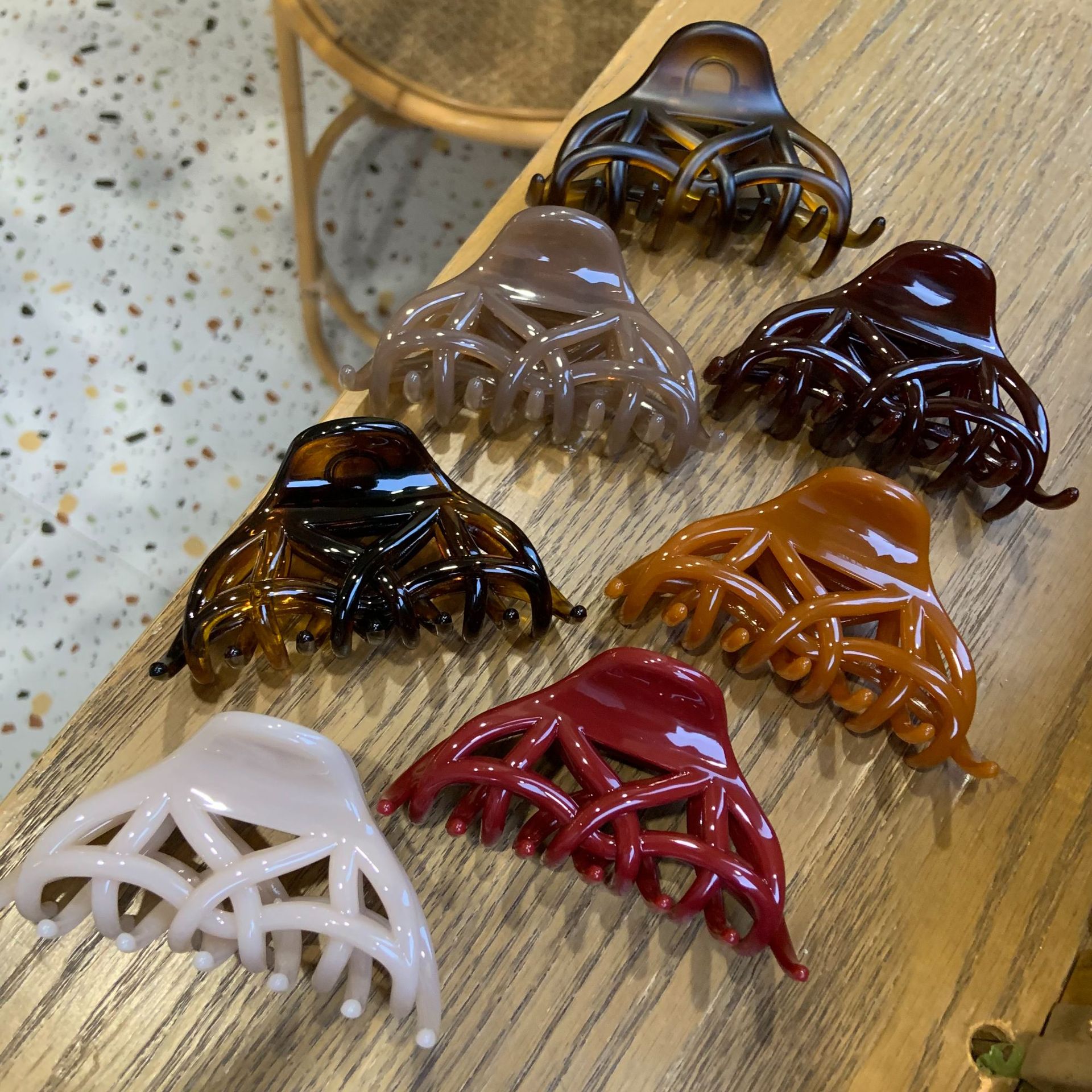 欧美新款凤尾感晕染发夹蝴蝶扣后脑勺抓夹纯色发饰盘发鲨鱼夹