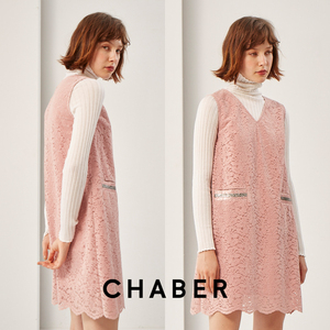 chaber/巧帛春夏时尚钩花镂空蕾丝显瘦V领无袖a字连衣裙101735