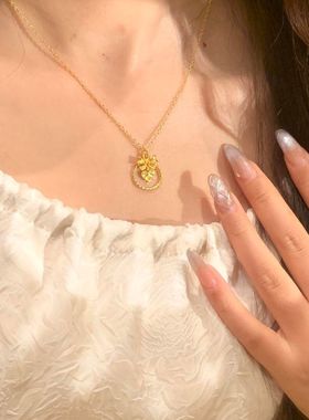 爆闪龙鳞蝴蝶结项链女轻奢在逃公主系列爱心吊坠仿真送女友婚礼