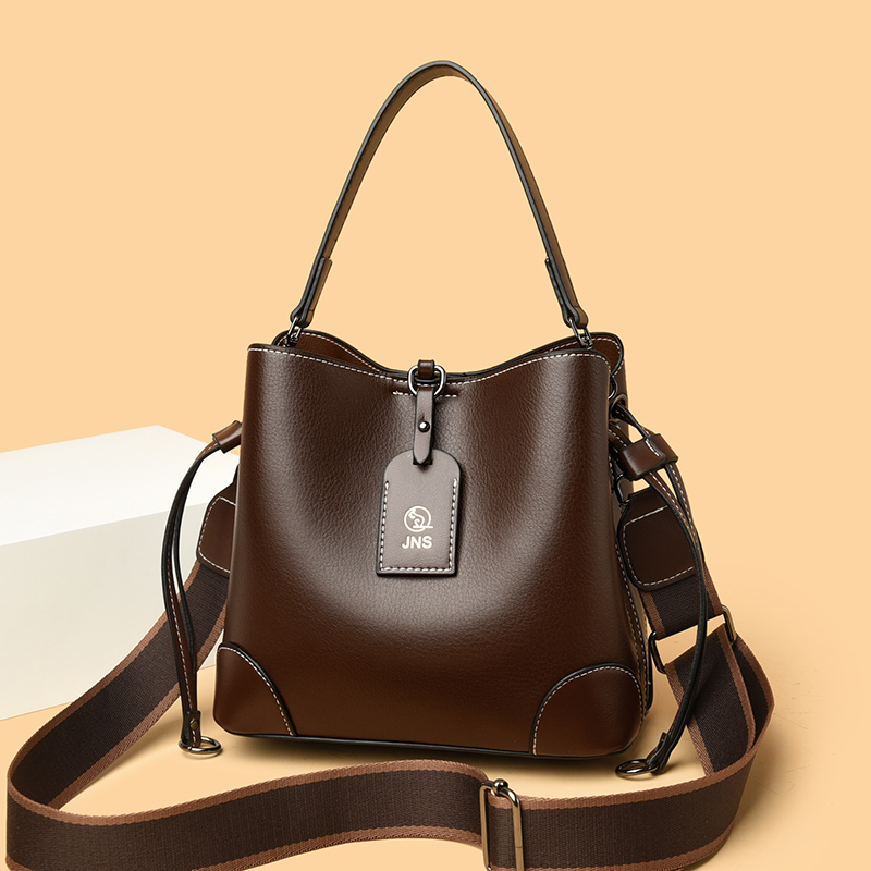 时尚洋气流行百搭气质手拎水桶包