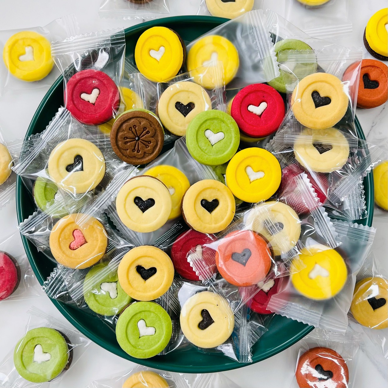 巧客芳生日蛋糕摆件甜品巧克力味夹心爱心饼干220g可食用蛋糕装饰