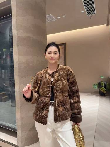 欧洲站2025冬季新款DT.Dong复古国风盘扣羽绒服外套气质刺绣上衣