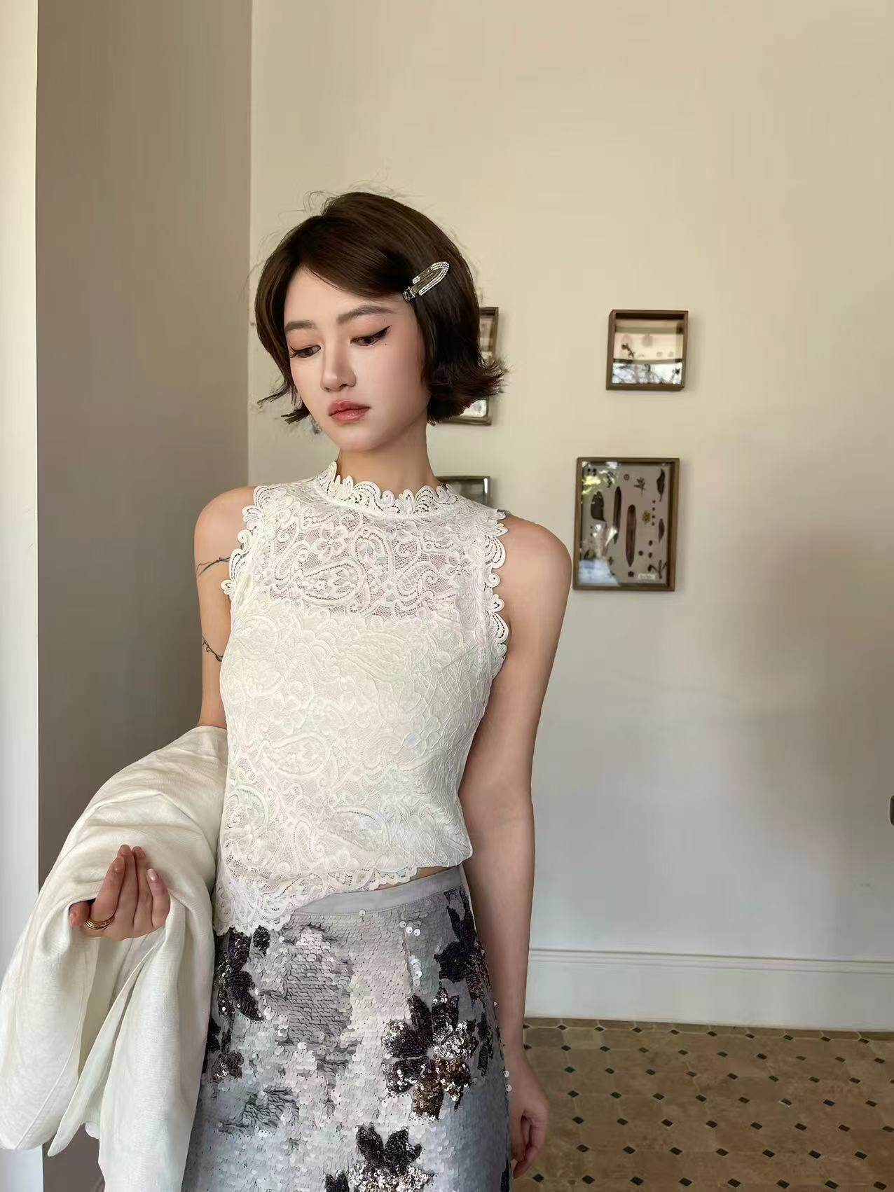 欧洲站2026春季新款V+.com洋气减龄蕾丝背心西装内搭打底衫上衣女