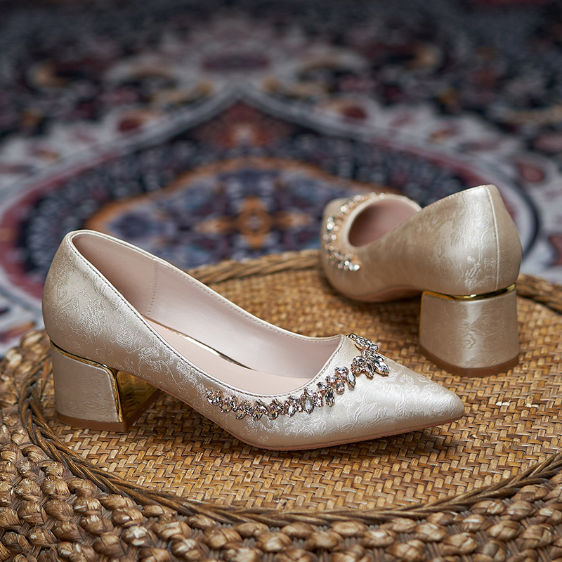 喜婆婆婚宴鞋子尖头高跟鞋婚礼妈妈鞋小码粗跟大码婚鞋加宽女单鞋